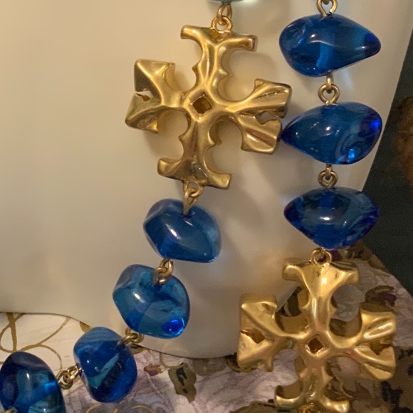 Elegant Blue and Gold Necklace - Picture 3 of 13